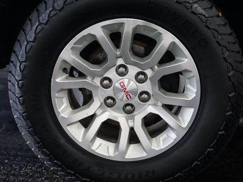 Used 2017 GMC Sierra 1500 SLE w/ SLE Value Package AWD/4WD image 5