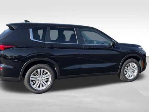 Used 2024 Mitsubishi Outlander ES AWD/4WD image 10
