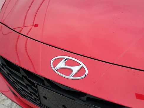 Used 2021 Hyundai Elantra SEL image 24