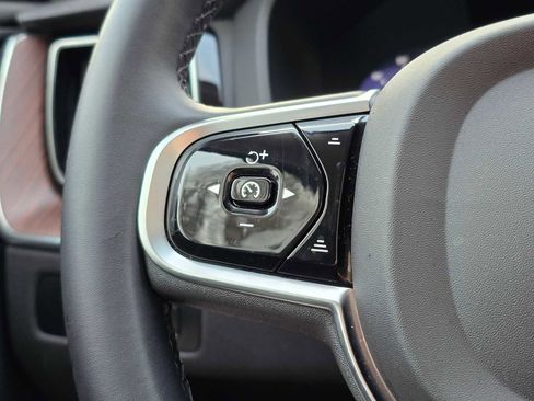 Certified 2023 Volvo XC60 T8 Ultimate w/ Climate Package image 29