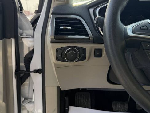 Used 2020 Ford Fusion SEL image 19