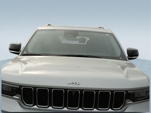 Used 2023 Jeep Grand Cherokee L Limited w/ Luxury Tech Group II AWD/4WD image 46