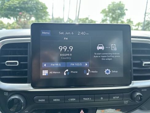 Used 2025 Hyundai Venue SEL FWD image 25