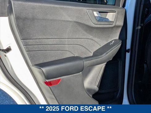 Used 2025 Ford Escape ST-Line Elite image 20