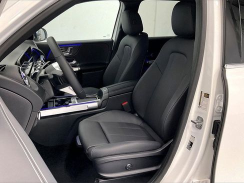 New 2026 Mercedes-Benz GLB 250 4MATIC image 9