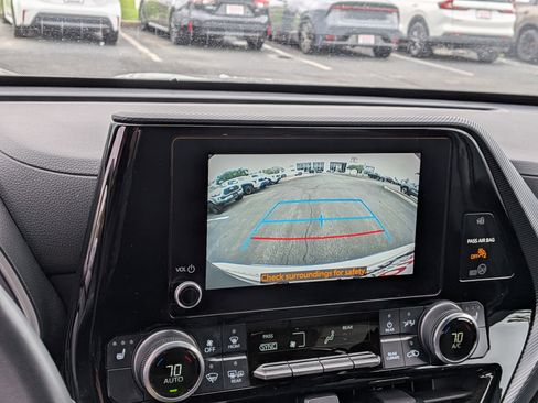 Used 2023 Toyota Highlander XSE AWD/4WD image 34