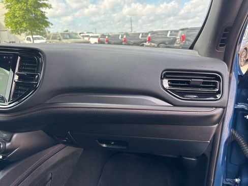 Used 2025 Dodge Durango GT RWD image 16