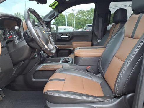 Used 2021 Chevrolet Silverado 1500 High Country w/ Technology Package AWD/4WD image 12