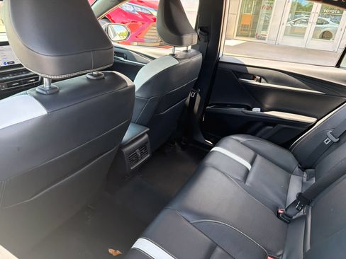 Used 2025 Toyota Camry SE FWD image 40