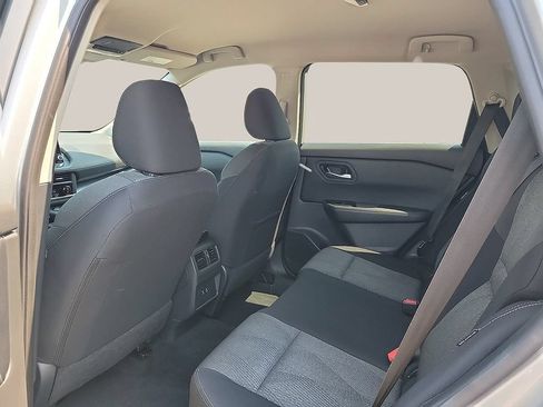 Used 2025 Nissan Rogue SV FWD image 9