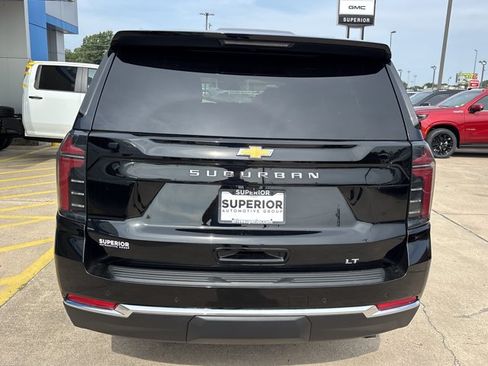 Used 2025 Chevrolet Suburban LT AWD/4WD image 4