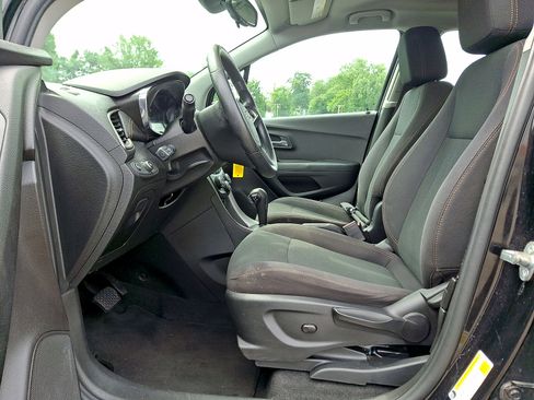 Used 2017 Chevrolet Trax LS FWD image 11