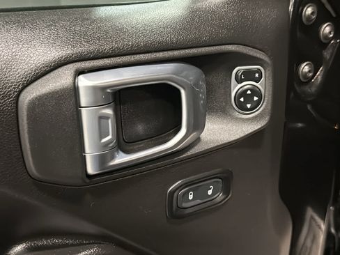 Used 2024 Jeep Wrangler Unlimited Sport AWD/4WD image 24