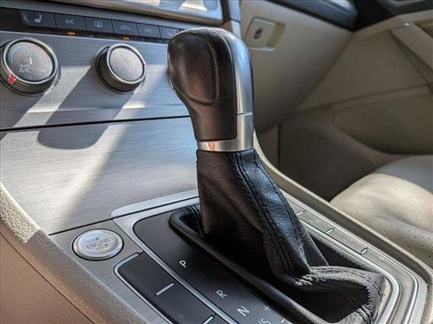 Used 2016 Volkswagen Golf SE w/ Lighting Package image 13