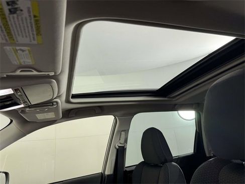 Used 2023 Subaru Forester Premium image 32