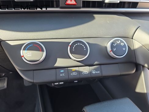 Used 2025 Hyundai Elantra SE FWD image 24