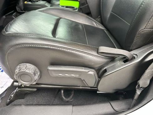 Used 2020 Jeep Wrangler Unlimited Sahara image 25