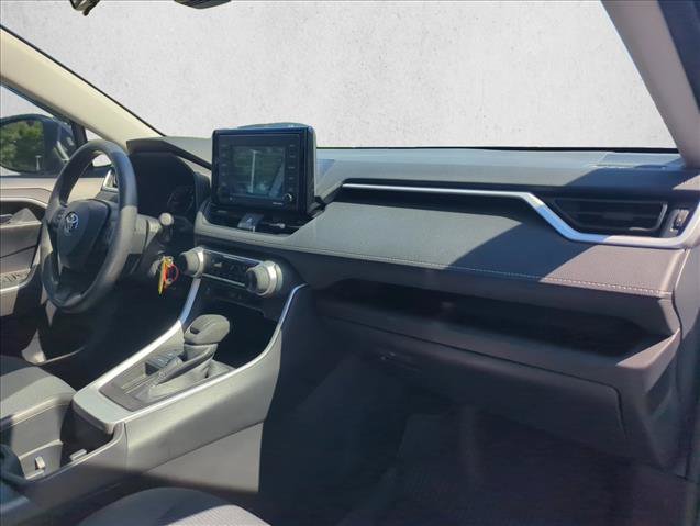 Used 2022 Toyota RAV4 LE FWD image 30