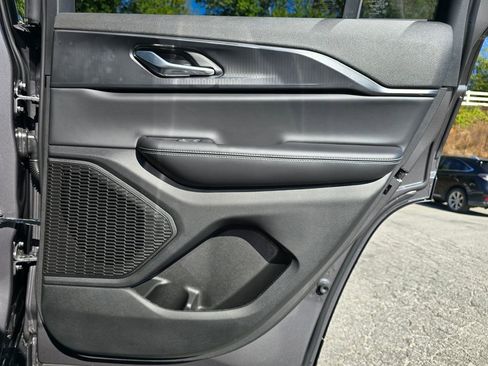 New 2025 Jeep Grand Cherokee Altitude image 39