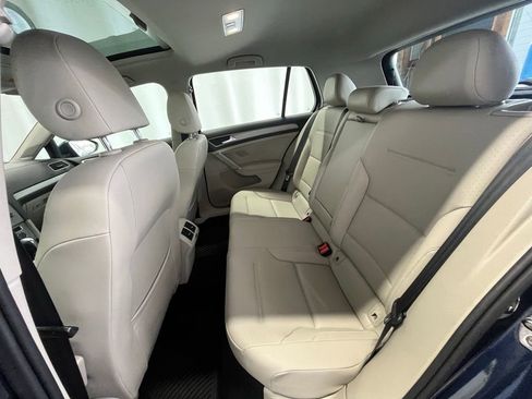 Used 2016 Volkswagen Golf SE image 25