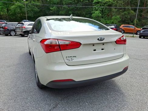 Used 2015 Kia Forte LX FWD image 9