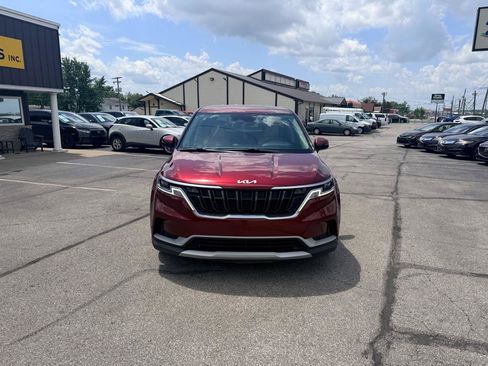 Used 2022 Kia Carnival LX FWD image 3