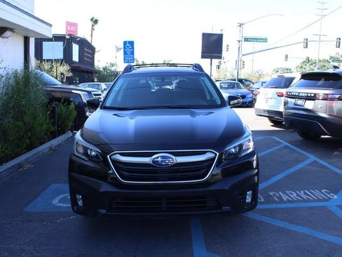 Used 2022 Subaru Outback Premium AWD/4WD image 3