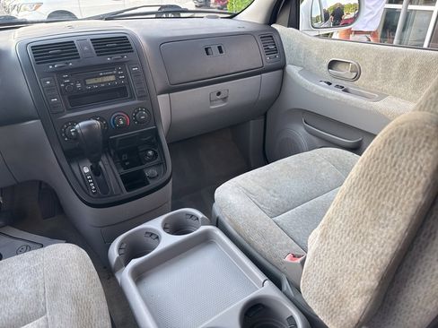 Used 2005 Kia Sedona EX image 14