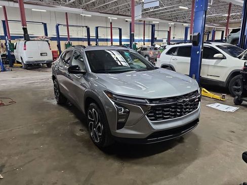 New 2025 Chevrolet Trax RS w/ Sunroof Package image 10