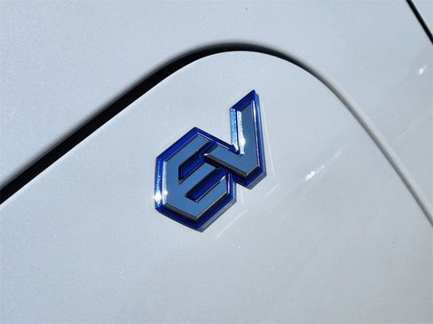 Used 2023 Subaru Solterra AWD image 8