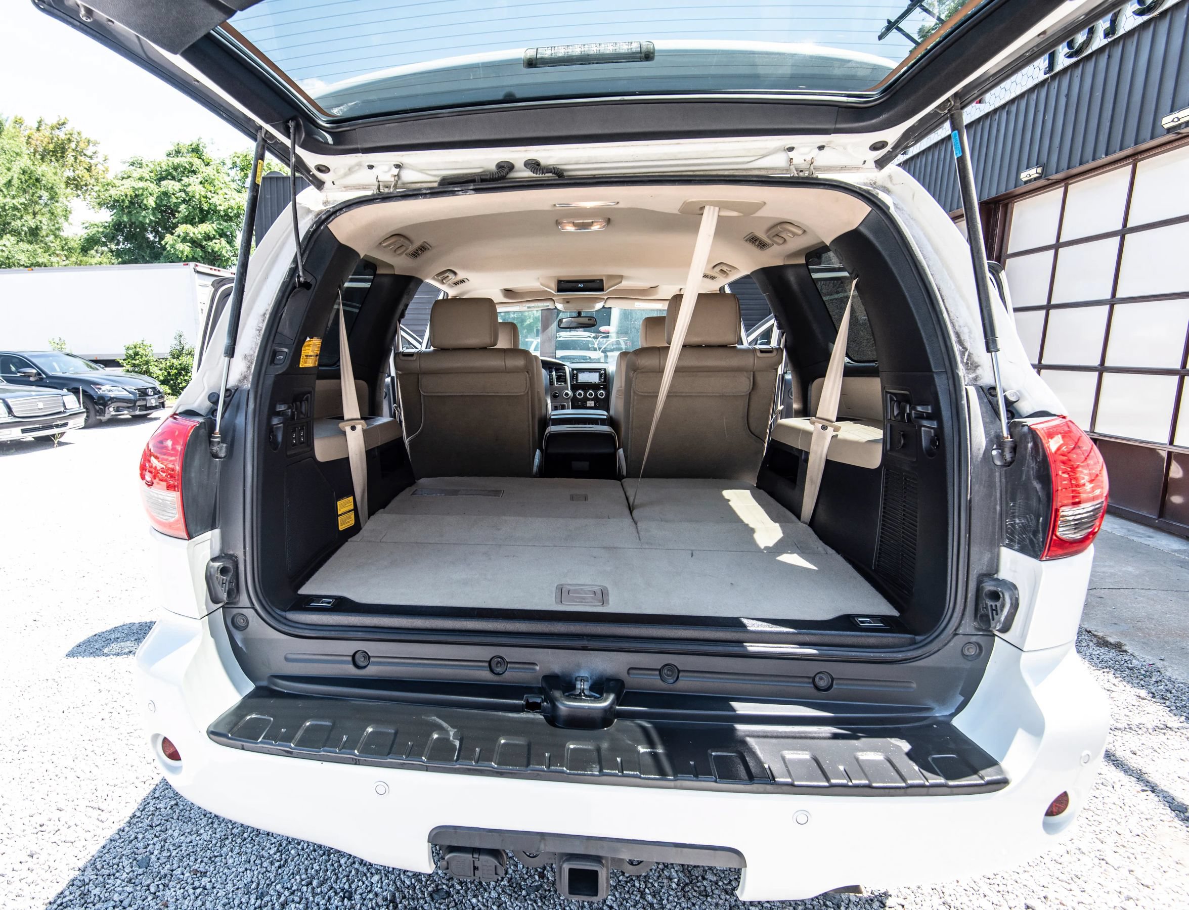 Used 2014 Toyota Sequoia Platinum AWD/4WD image 39