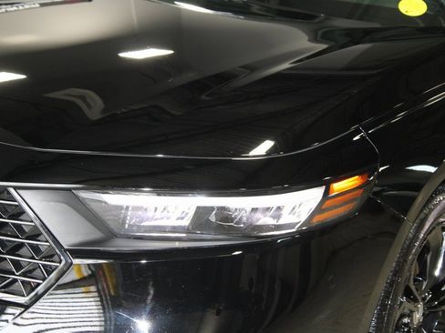 Used 2025 Honda Accord SE image 2