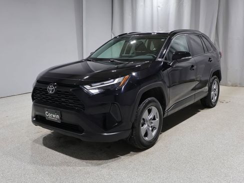 Used 2025 Toyota RAV4 XLE AWD/4WD image 7