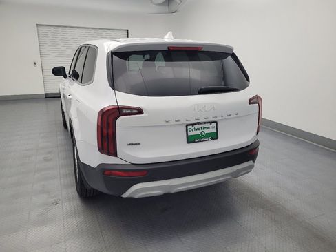 Used 2022 Kia Telluride LX AWD/4WD image 6