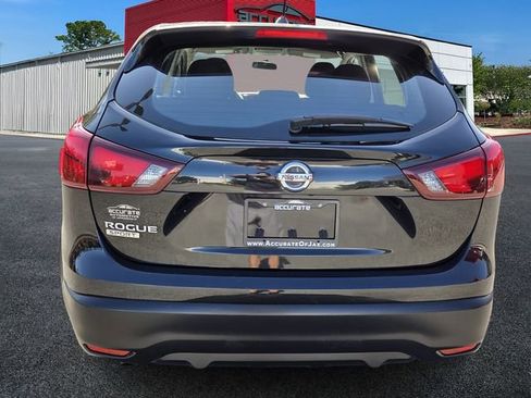 Used 2019 Nissan Rogue Sport S image 4
