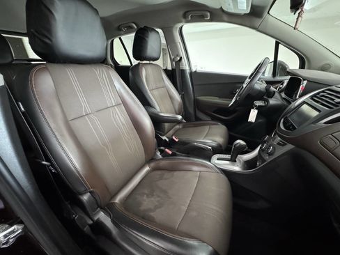 Used 2016 Chevrolet Trax LT w/ LT Convenience Package image 25