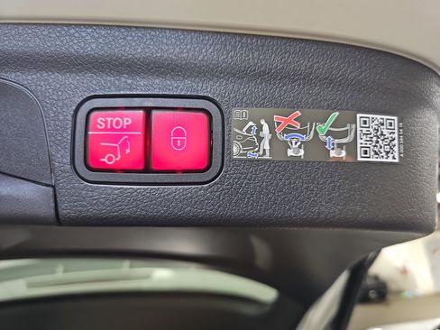 New 2026 Mercedes-Benz GLE 450e 4MATIC image 14
