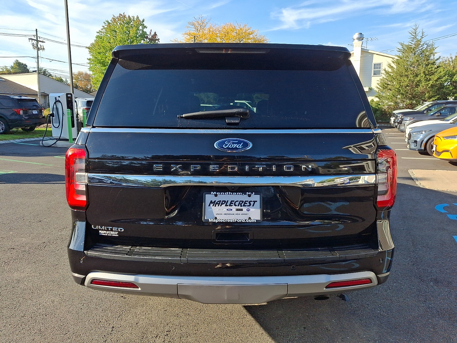 Used 2024 Ford Expedition Limited AWD/4WD image 6