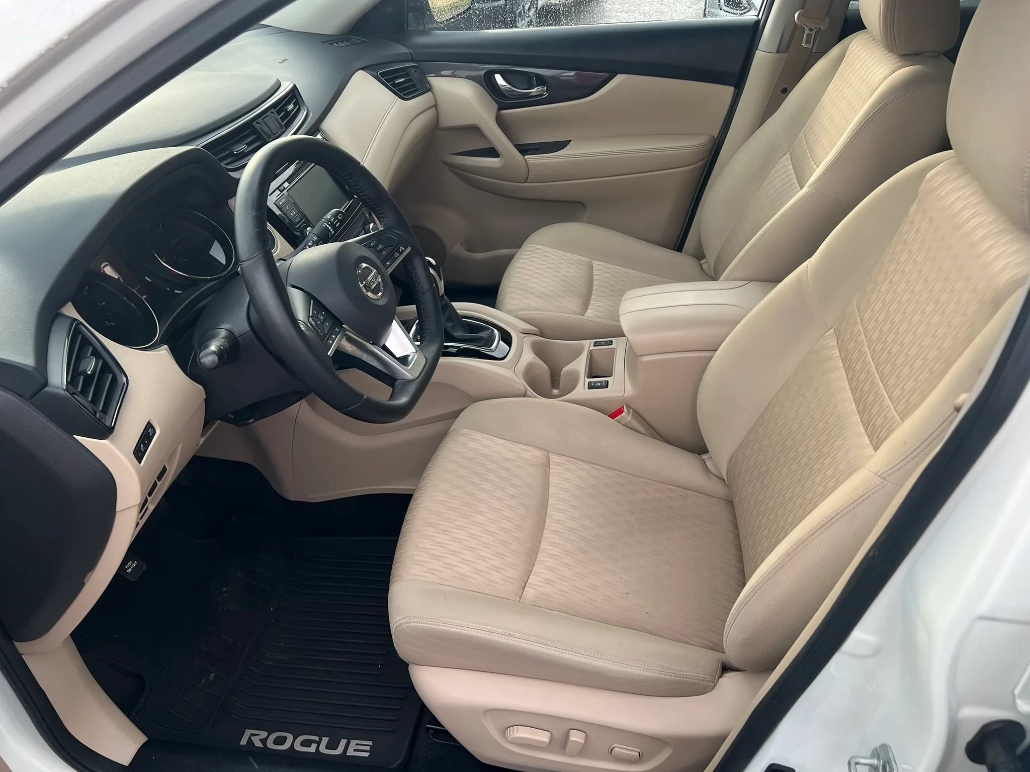 Used 2019 Nissan Rogue SV FWD image 6