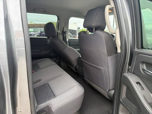Used 2025 Nissan Frontier SV AWD/4WD image 28