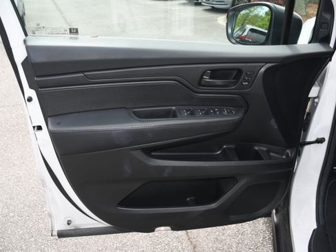 Used 2024 Honda Odyssey EX-L image 10