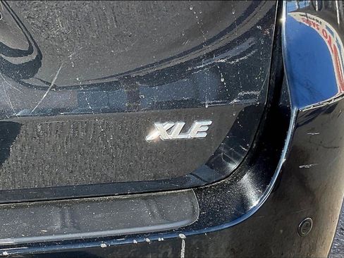 Used 2017 Toyota Sienna XLE image 8