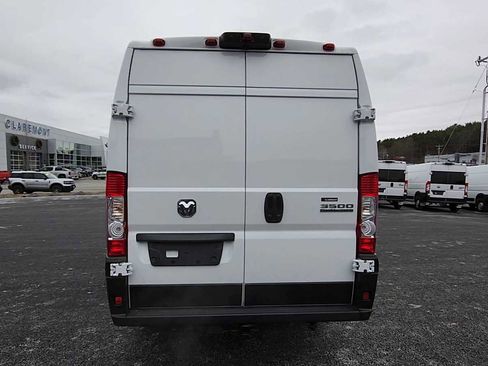 New 2024 RAM ProMaster 3500 w/ Quick Order Package 22G SLT image 7