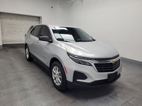 Used 2022 Chevrolet Equinox LS AWD/4WD image 13