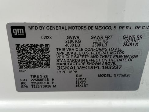 Used 2023 GMC Terrain SLT image 25