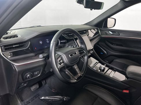 Used 2022 Jeep Grand Cherokee Overland w/ Adv Protech Group III image 9