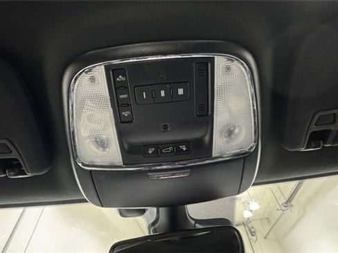 Used 2017 Dodge Durango R/T w/ Technology Group image 32