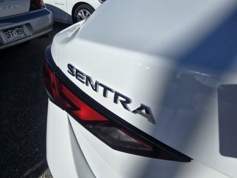 Used 2024 Nissan Sentra S FWD image 11