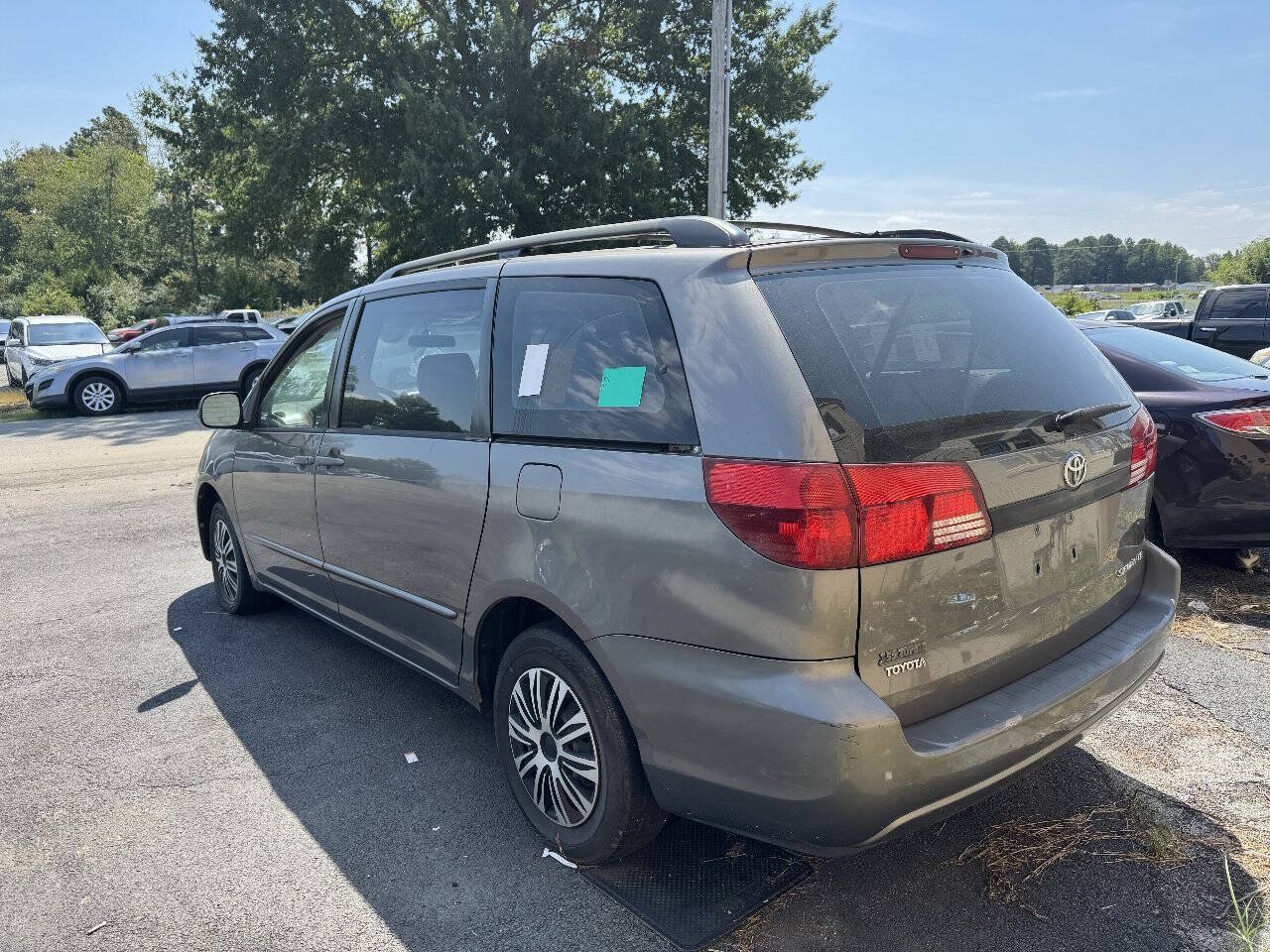 Used 2005 Toyota Sienna CE w/ CE Pkg 1 FWD image 4