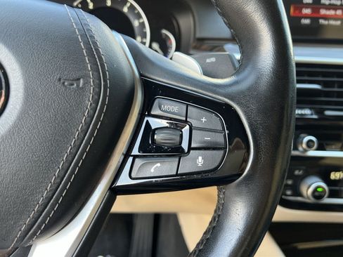Used 2018 BMW 530i xDrive AWD/4WD image 29